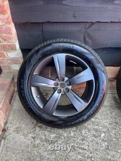 Genuine Range Rover Velar 19 Alloy Wheels Grey J8A2-1007-VB Style 5046 Evoque