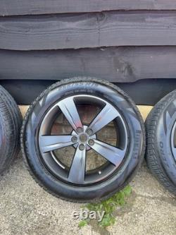 Genuine Range Rover Velar 19 Alloy Wheels Grey J8A2-1007-VB Style 5046 Evoque