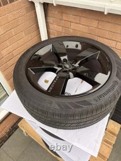 Land Rover Defender 22 5 spoke Alloy Wheels, style 5098, Gloss Black with tyres