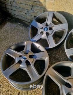 Set of 4 Genuine Land Rover Defender L663 18 Style 5094 Silver Alloy Wheels