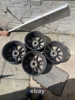 X4 Pretoria Style Gloss Black 18 Alloy Wheel