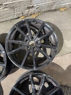 X4 Pretoria Style Gloss Black 18 Alloy Wheel