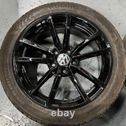 17 Jantes en alliage style Pretoria pour VW Golf noires brillantes et pneus 225/45/17 GTI GTD