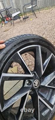 19 jantes en alliage style TCR VRS x4 pneus, compatibles SEAT / SKODA 5x112