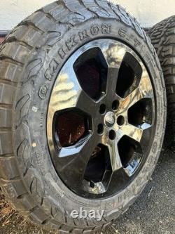 4x Jantes en alliage noires de style 6011 de Land Rover 20 pouces et nouveaux pneus tout-terrain