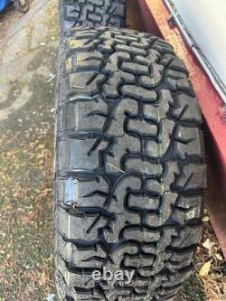 4x Jantes en alliage noires de style 6011 de Land Rover 20 pouces et nouveaux pneus tout-terrain