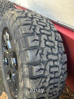 4x Jantes en alliage noires de style 6011 de Land Rover 20 pouces et nouveaux pneus tout-terrain