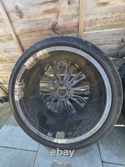 Jantes alliage BMW Style 375 de 22 pouces avec pneus Pirelli P0 x4
