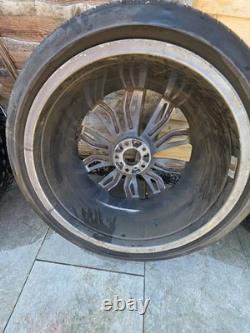 Jantes alliage BMW Style 375 de 22 pouces avec pneus Pirelli P0 x4