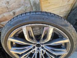Jantes alliage BMW Style 375 de 22 pouces avec pneus Pirelli P0 x4
