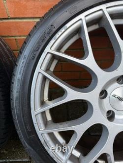 Jantes en alliage Calibre avec pneus 18 style BBS