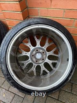 Jantes en alliage Calibre avec pneus 18 style BBS