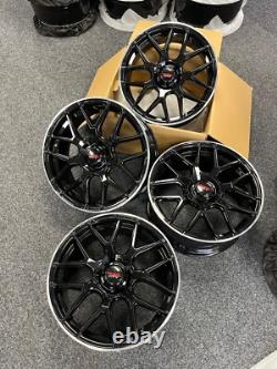 Jantes en alliage de style Mercedes AMG de 20 pouces avec finition noire brillante et bords polis, décalées.