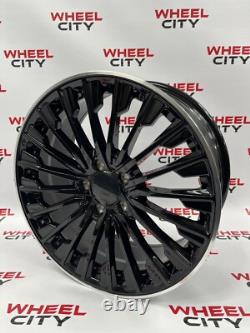 Jantes en alliage style turbine Mercedes 19 pouces avec finition noire brillante et bord poli, décalées.