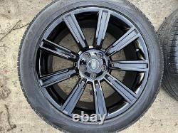 Roues en alliage noir 21 pouces et pneus Pirelli Style 9001 pour Range Rover Sport L494