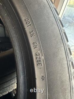 Roues en alliage noir 21 pouces et pneus Pirelli Style 9001 pour Range Rover Sport L494