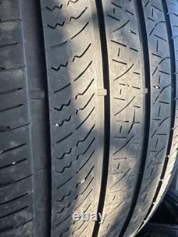 Roues en alliage noir 21 pouces et pneus Pirelli Style 9001 pour Range Rover Sport L494