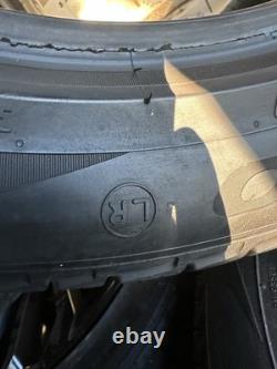 Roues en alliage noir 21 pouces et pneus Pirelli Style 9001 pour Range Rover Sport L494